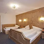 Haus Saskia Guest house